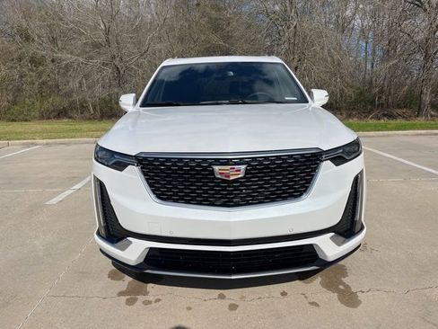 New 2025 Cadillac XT6 Luxury image 12