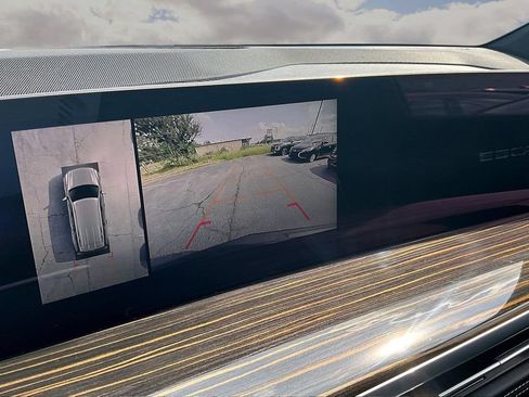 Used 2025 Cadillac Escalade Premium Luxury AWD/4WD image 14