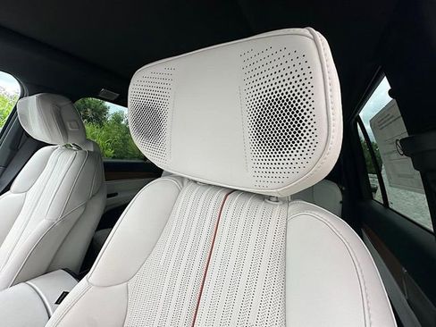 New 2026 Cadillac Vistiq Luxury image 14