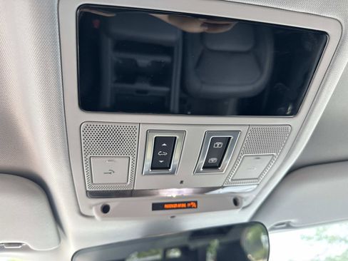 New 2026 Land Rover Defender 110 X-Dynamic SE AWD/4WD image 27