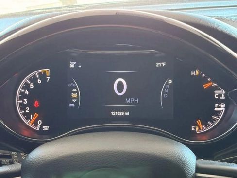 Used 2019 Jeep Grand Cherokee Overland AWD/4WD image 29