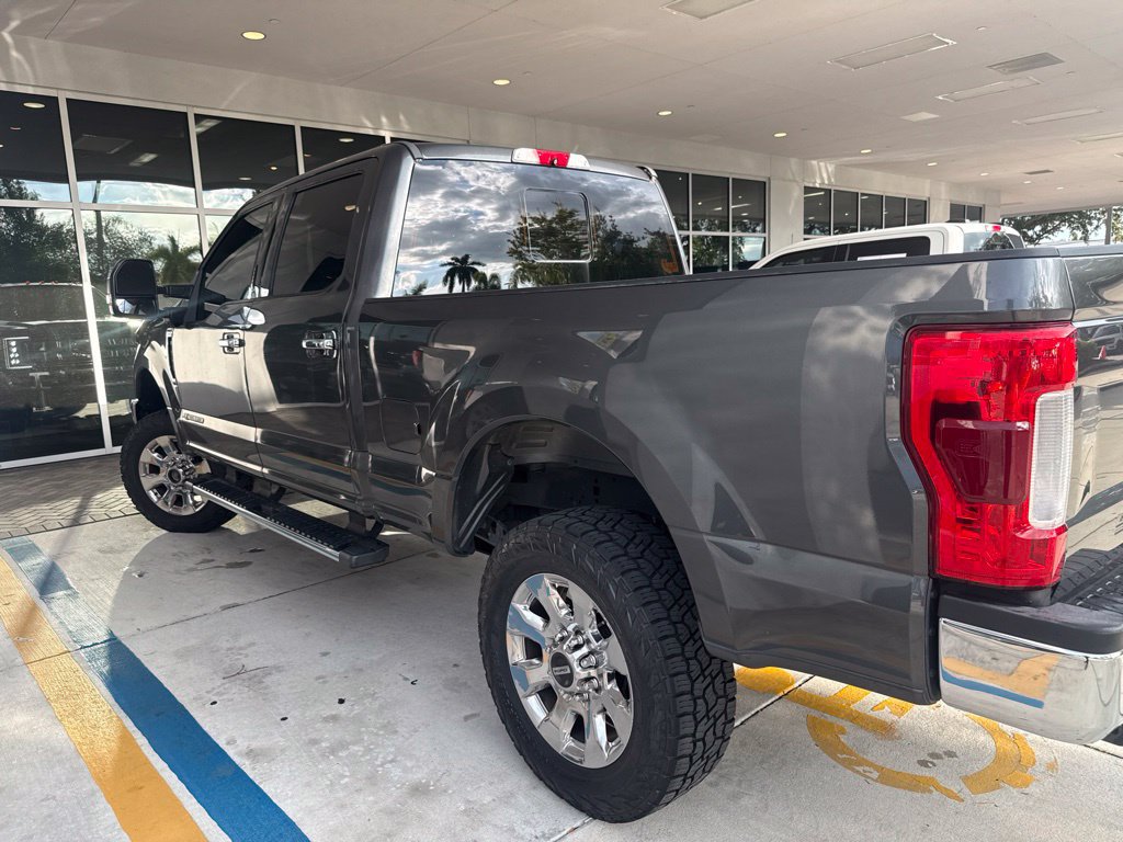 Used 2019 Ford F250 Lariat w/ Chrome Package AWD/4WD image 4