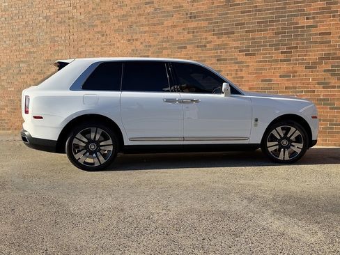 Used 2024 Rolls-Royce Cullinan image 7