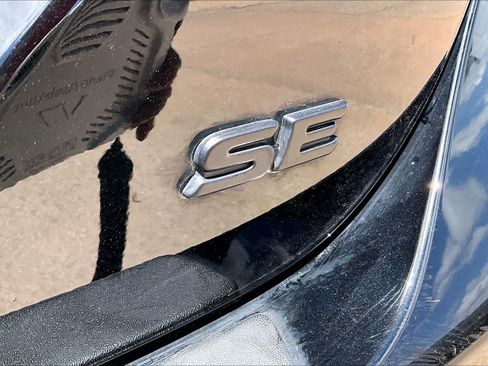 Used 2023 Toyota Camry SE FWD image 10