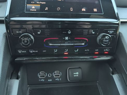 Used 2025 Jeep Grand Cherokee L Laredo w/ Luxury Tech Group I AWD/4WD image 21