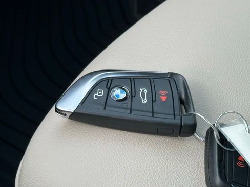 Used 2023 BMW M440i Convertible w/ Premium Package image 34