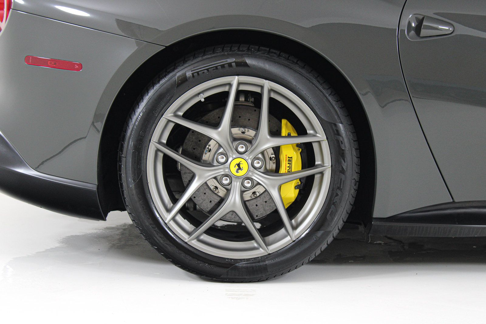 Used 2015 Ferrari F12 Berlinetta RWD image 20