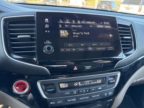 Used 2019 Honda Pilot Touring image 15