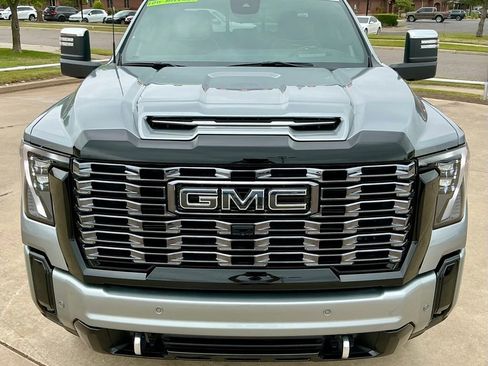 Used 2025 GMC Sierra 2500 Denali Ultimate AWD/4WD image 11