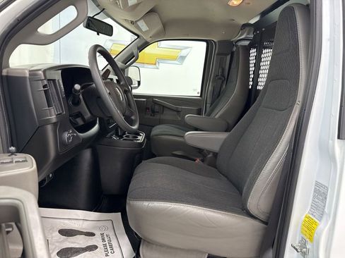 Used 2024 Chevrolet Express 2500 w/ Driver Convenience Package image 21