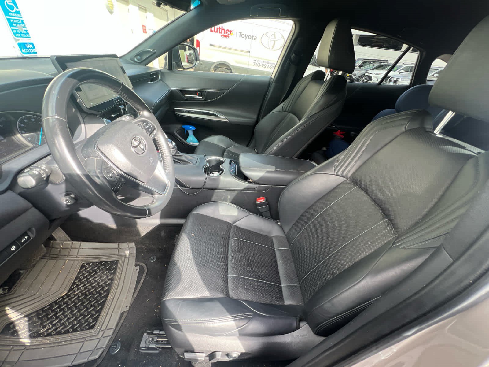 Used 2022 Toyota Venza Limited AWD/4WD image 8