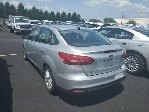 Used 2016 Ford Focus SE FWD image 6