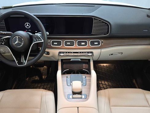 Used 2026 Mercedes-Benz GLS 450 4MATIC image 18