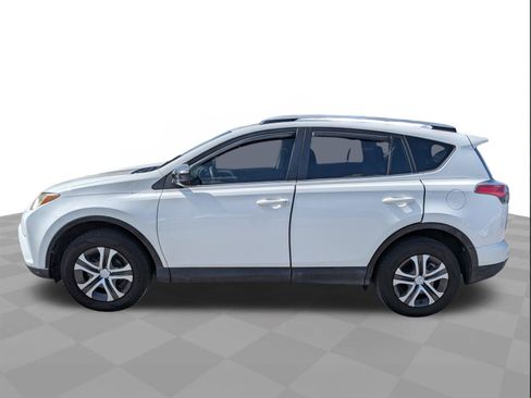 Used 2016 Toyota RAV4 LE FWD image 7