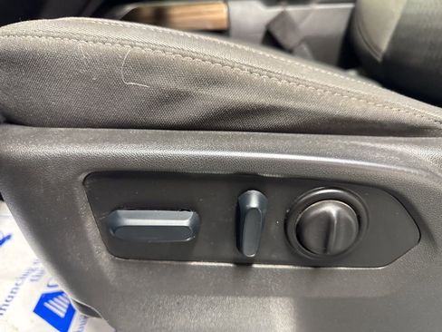 Used 2022 Chevrolet Silverado 1500 LT Trail Boss image 9