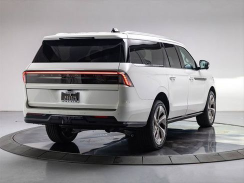 New 2026 Lincoln Navigator L Black Label AWD/4WD image 4