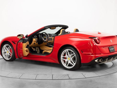 Certified 2017 Ferrari California T RWD image 48