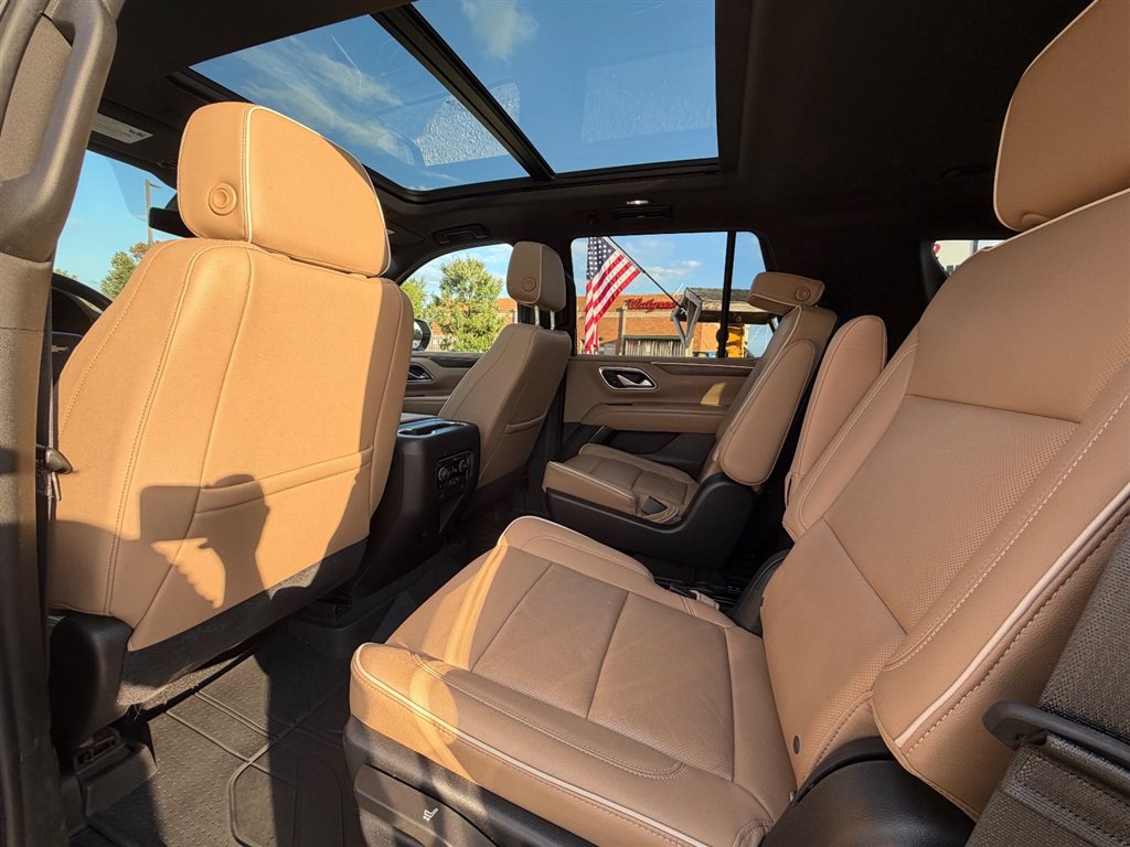 Used 2021 Chevrolet Tahoe Premier AWD/4WD image 16