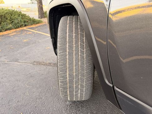 Used 2018 Jeep Cherokee Limited image 28