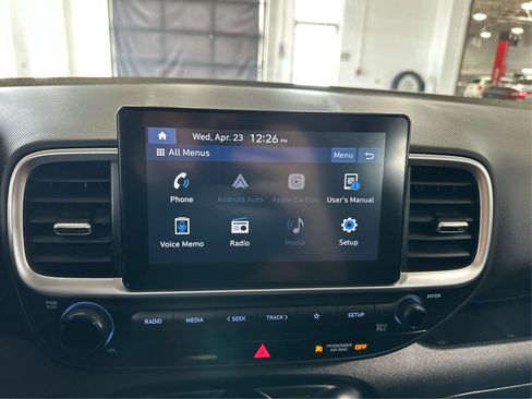 Used 2021 Hyundai Venue SEL image 16