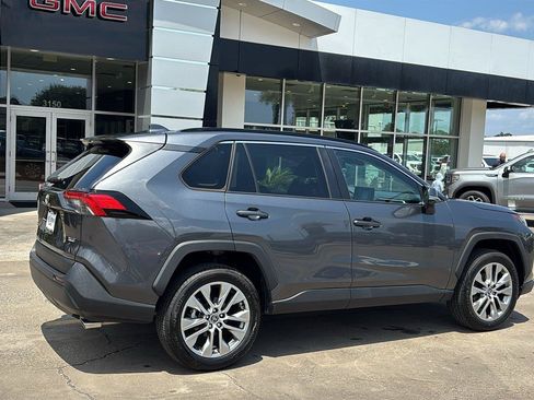 Used 2022 Toyota RAV4 XLE Premium FWD image 7