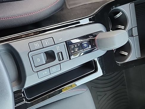 Used 2024 Toyota Prius Prime FWD image 17