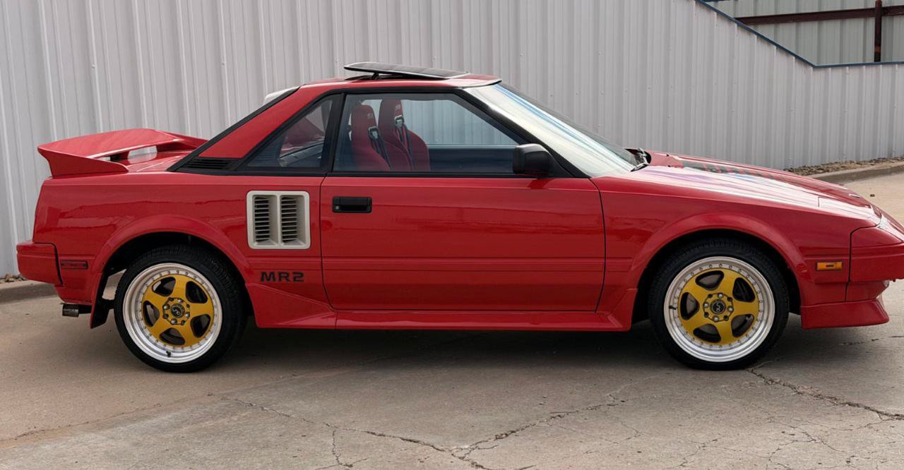 Used 1987 Toyota MR2 RWD image 13