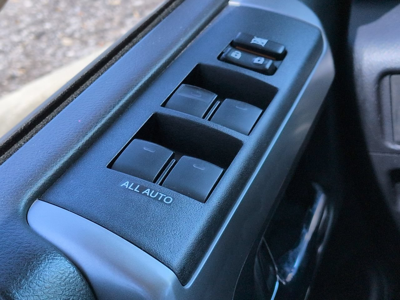 Used 2017 Toyota 4Runner SR5 Premium RWD image 25