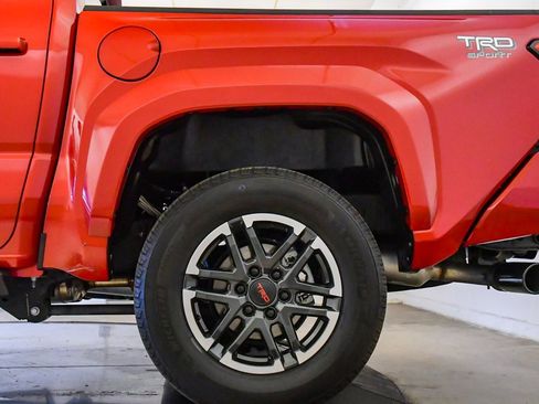 Used 2024 Toyota Tacoma TRD Sport w/ TRD Sport Upgrade Package image 11