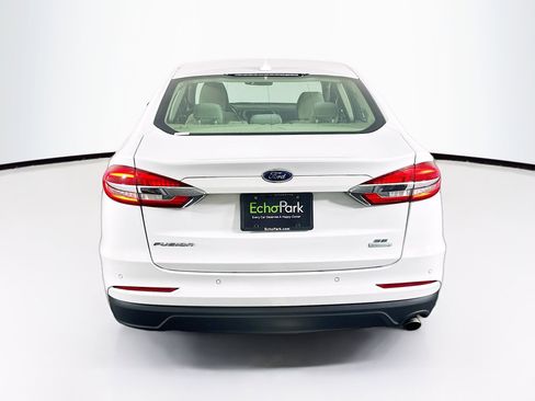 Used 2019 Ford Fusion SE FWD image 7