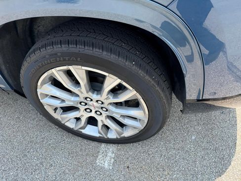 Certified 2025 GMC Acadia Denali w/ Super Cruise Package image 27