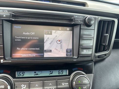 Used 2015 Toyota RAV4 Limited AWD/4WD image 18