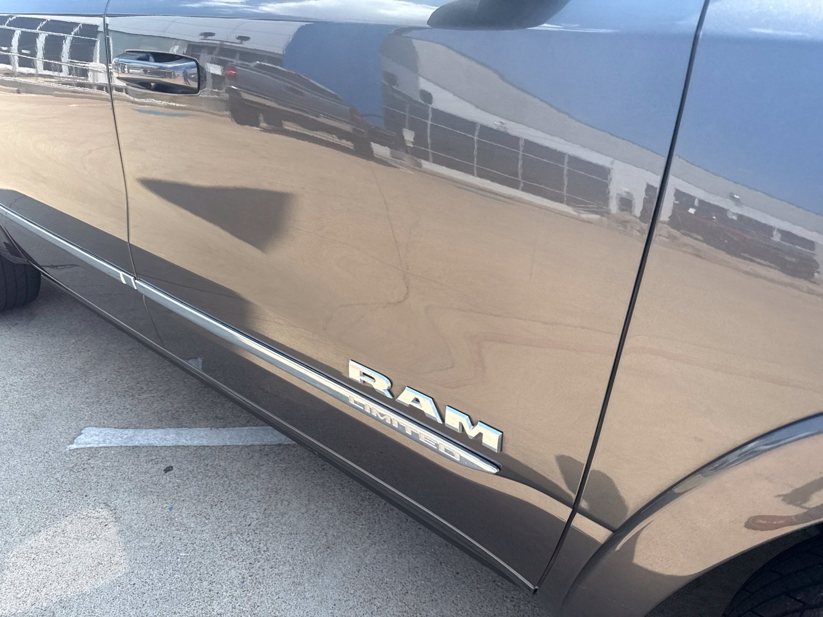 Used 2024 RAM 1500 Limited AWD/4WD image 6