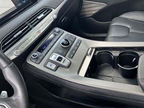 Used 2022 Hyundai Palisade Calligraphy image 9