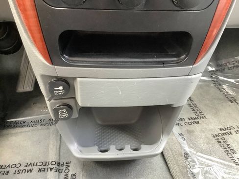 Used 2006 Chrysler Town & Country LX w/ Popular Equipment Group II FWD image 30