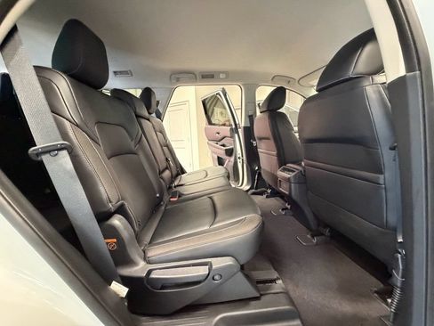 Used 2023 Nissan Pathfinder SL AWD/4WD image 49
