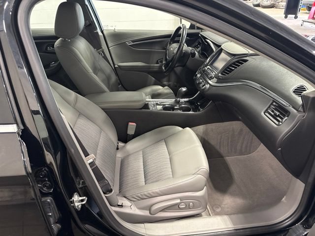 Used 2018 Chevrolet Impala LT w/ LT Convenience Package FWD image 40