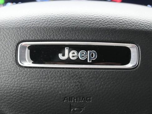 Used 2024 Jeep Grand Cherokee L Limited image 23