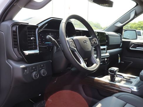 New 2026 Chevrolet Silverado 1500 RST w/ Redline Edition AWD/4WD image 9