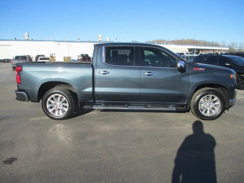 Used 2020 Chevrolet Silverado 1500 LTZ w/ LTZ Premium Package image 3