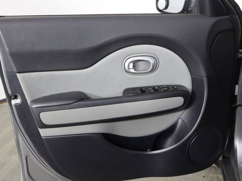 Used 2015 Kia Soul + FWD image 18