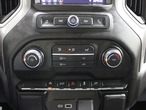 Used 2021 Chevrolet Silverado 1500 Custom image 14