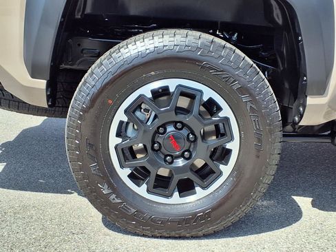 Certified 2026 Toyota Tacoma TRD Off-Road AWD/4WD image 7