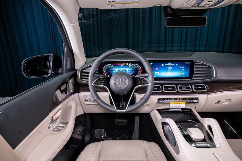 Certified 2026 Mercedes-Benz GLS 450 4MATIC image 32