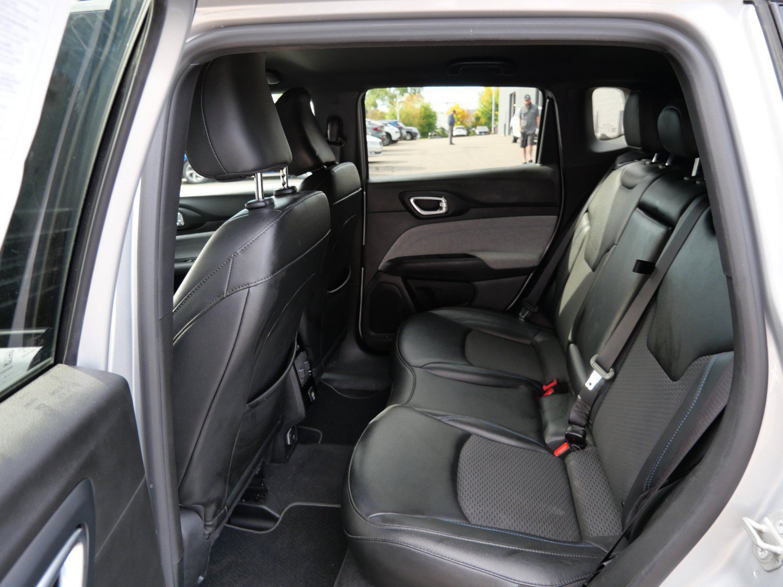 Used 2024 Jeep Compass Latitude AWD/4WD image 11