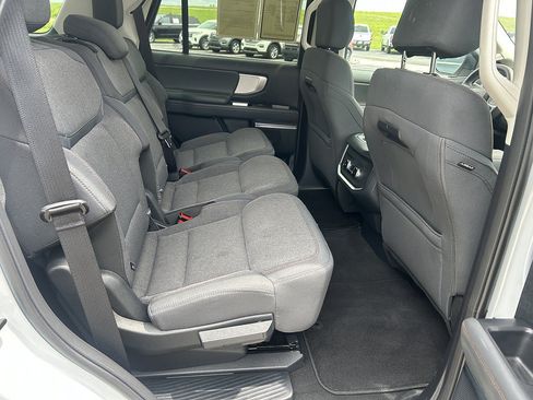 Used 2025 Ford Expedition Active AWD/4WD image 20