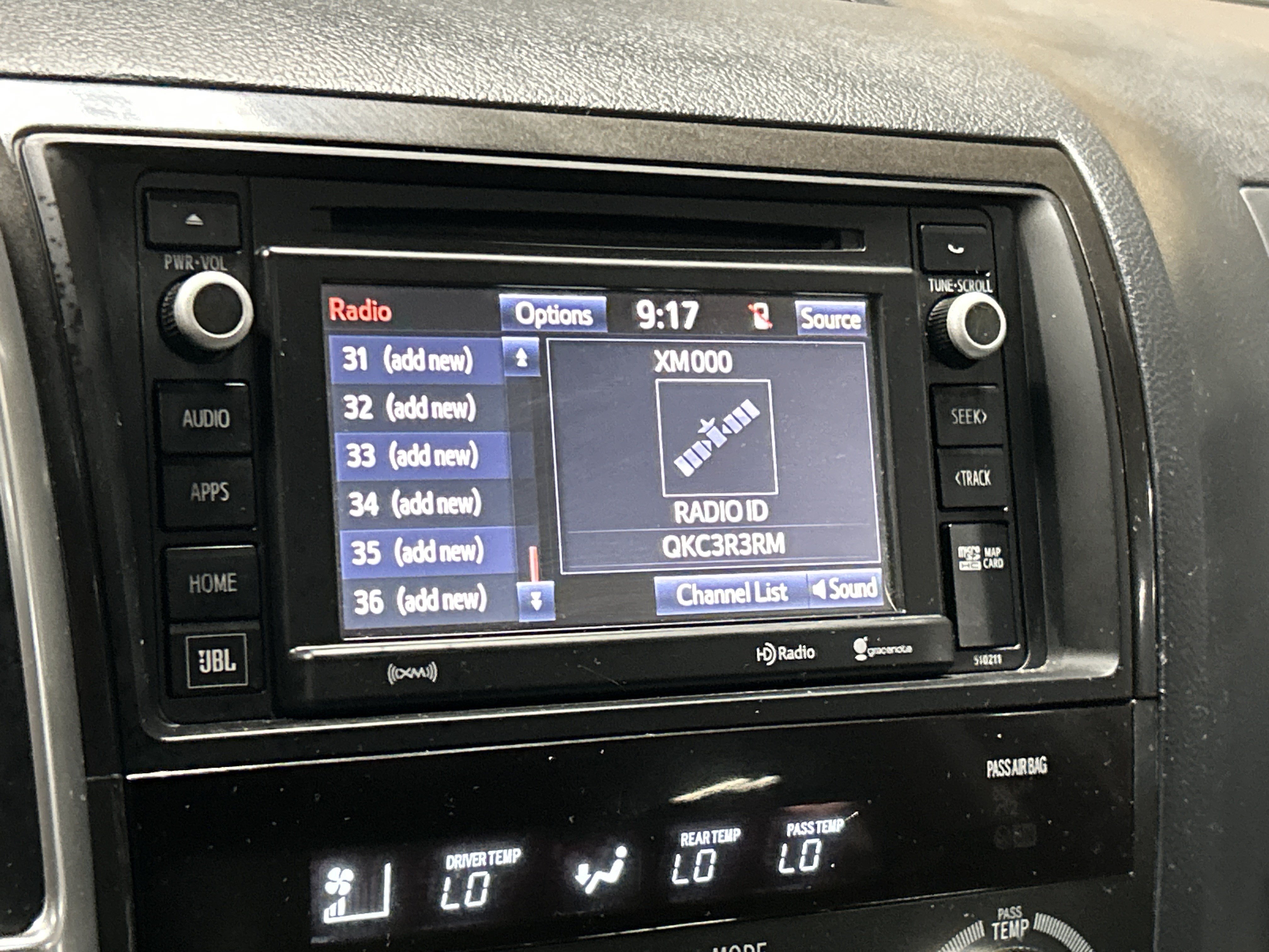 Used 2018 Toyota Sequoia Limited w/ Safety & Convenience Package AWD/4WD image 23