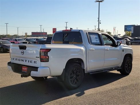 New 2026 Nissan Frontier SV w/ SV Convenience Package image 3
