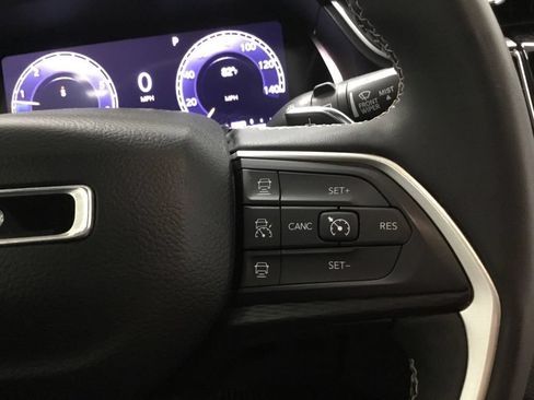 Used 2023 Jeep Grand Cherokee Altitude AWD/4WD image 39