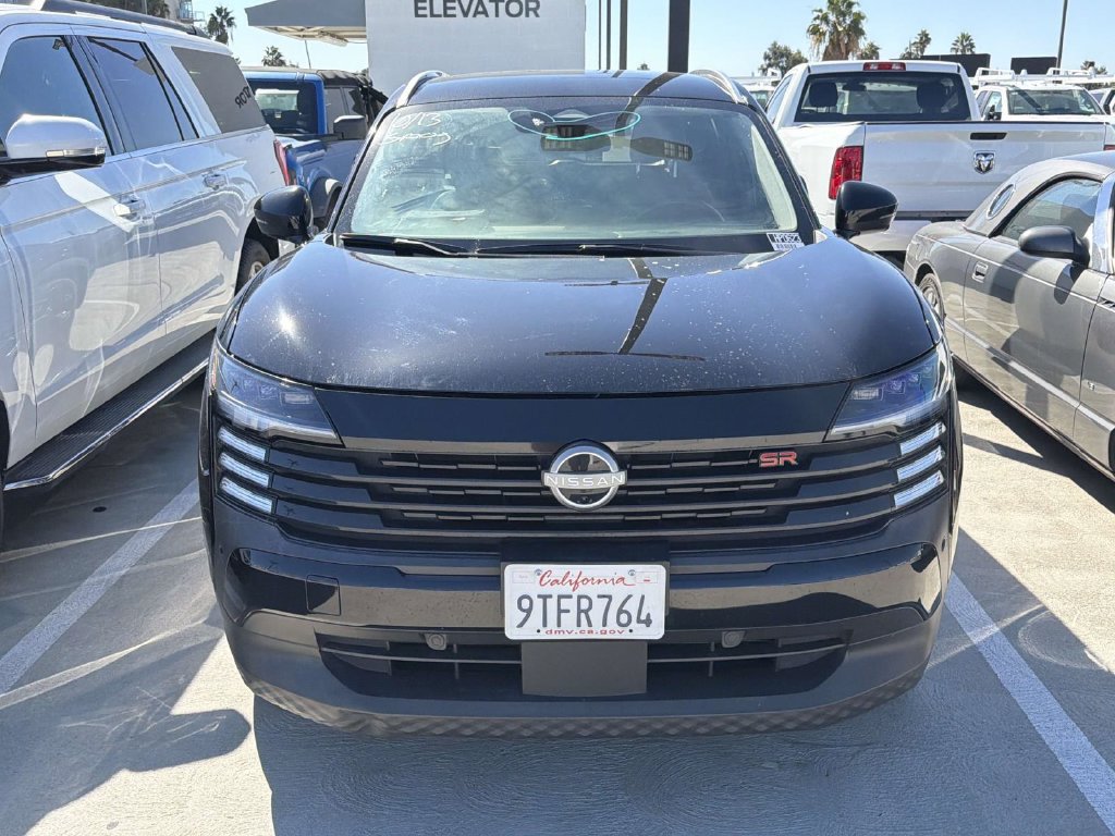 Used 2025 Nissan Kicks SR FWD image 9